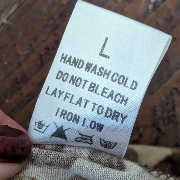 La Miel Leopard Print Drop Shoulder Tee - Picture 10 of 16